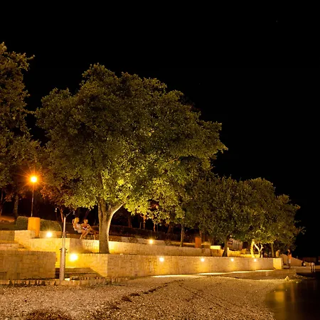 Astra Plava Laguna 酒店 2*